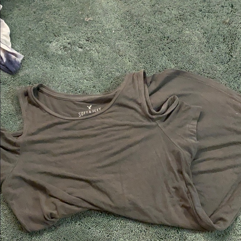 american eagle cold shoulder shirt